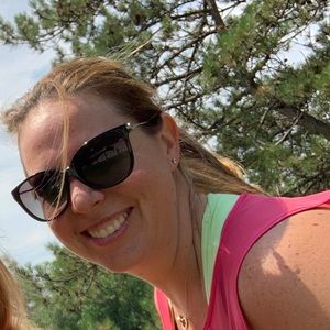 Meet your Posher, Carrie